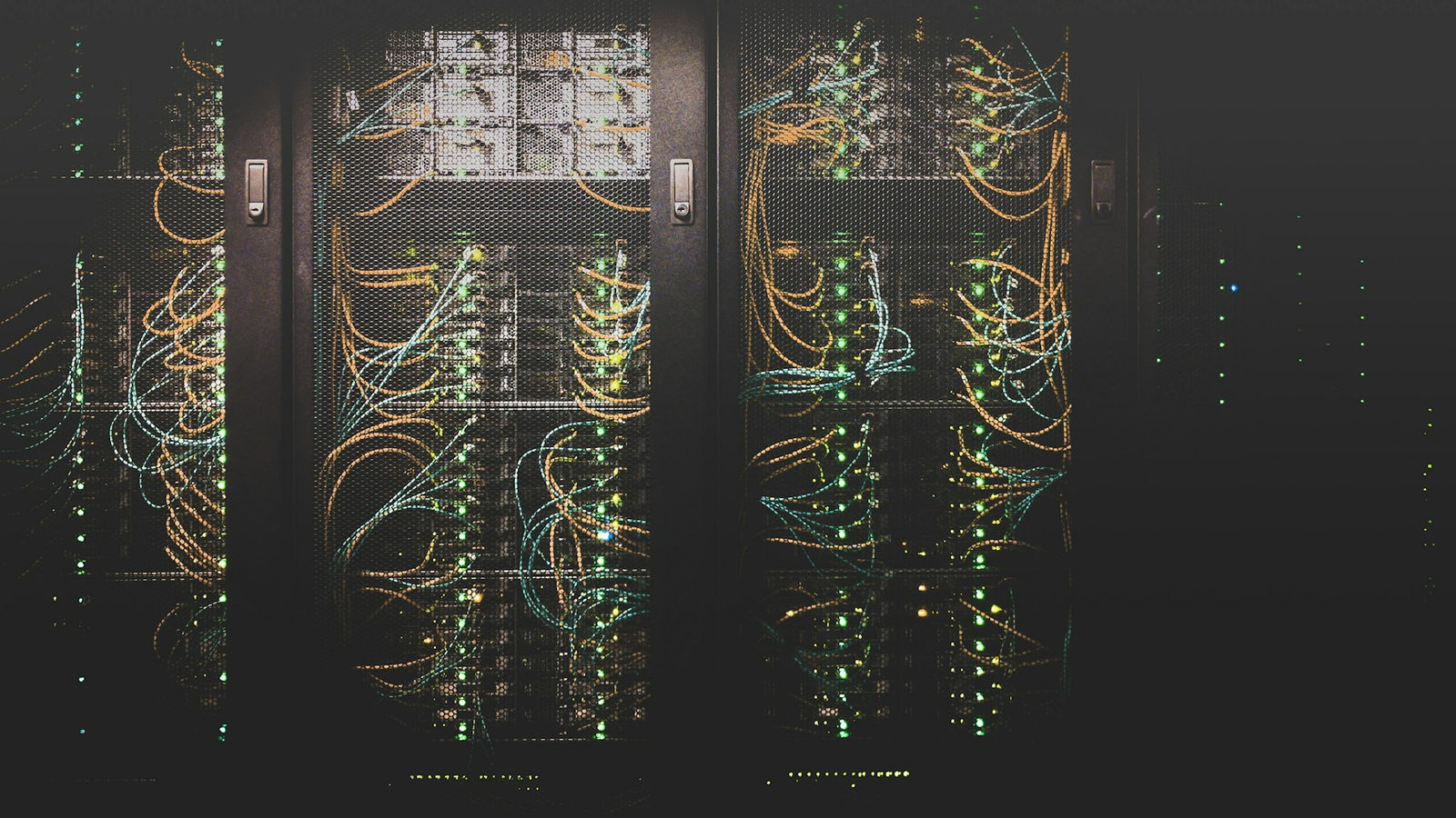 AI 데이터센터와 금융시장 리스크를 함께 보여주는 이미지